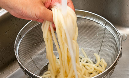 さぬき純生うどんと骨付鶏のセット | さぬきうどんの紀州屋-公式ネットショップ